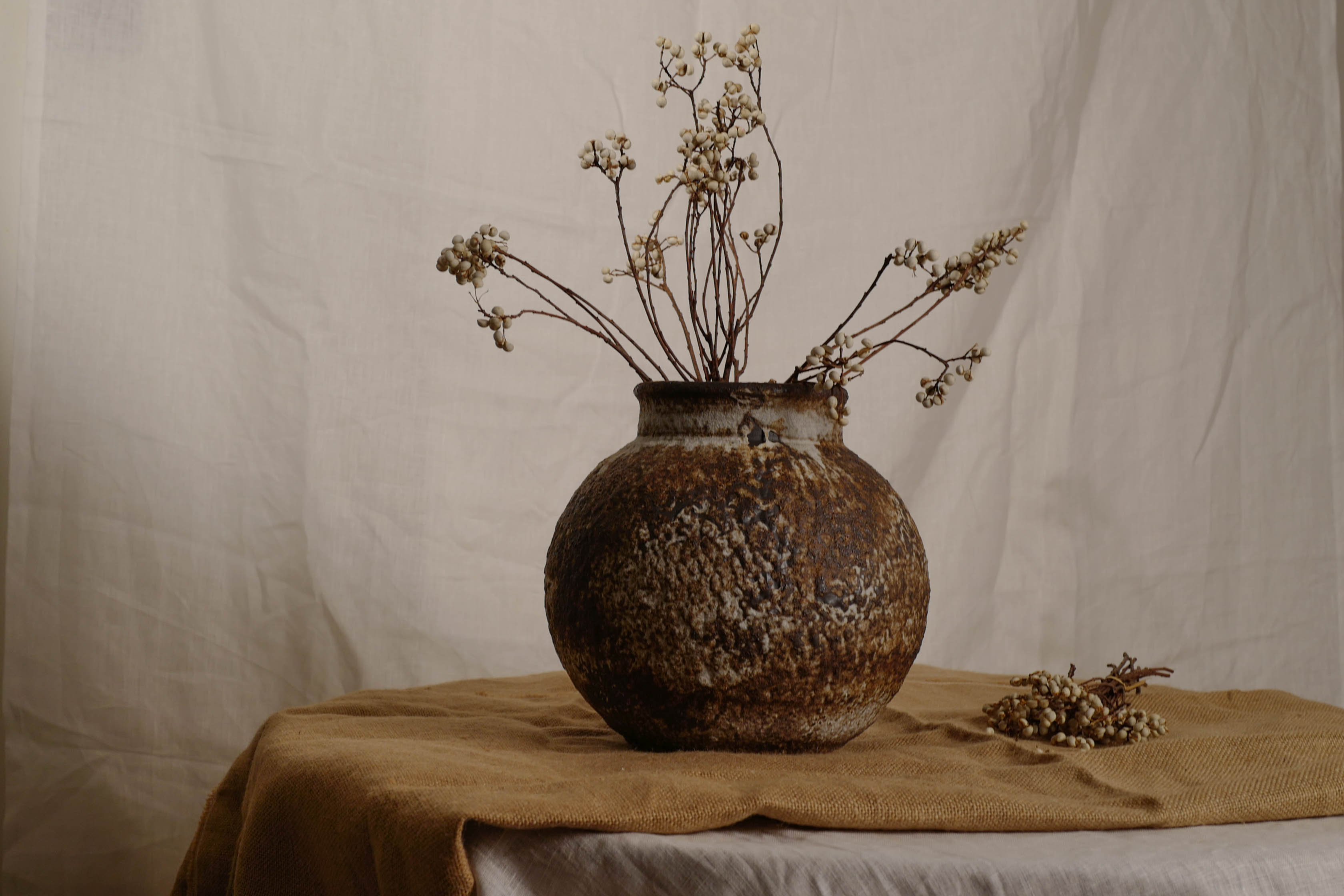 Cave Whispers Vase, Round