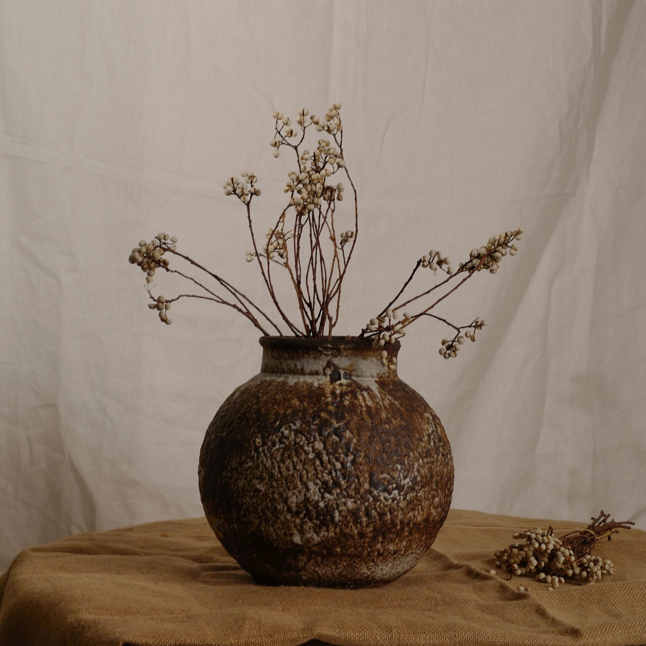 Cave Whispers Vase, Round