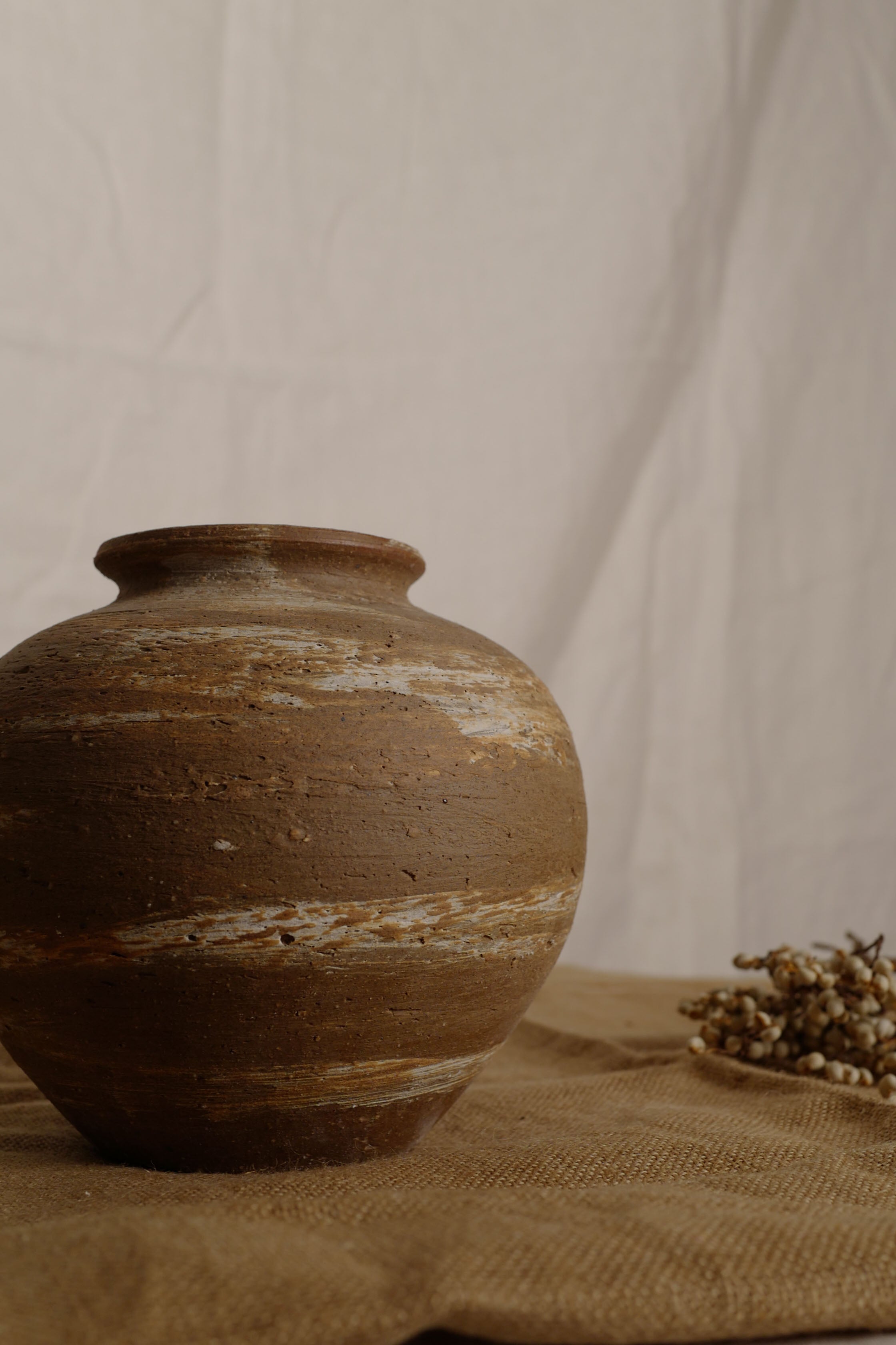 Saturn's Stripe Vase, Round