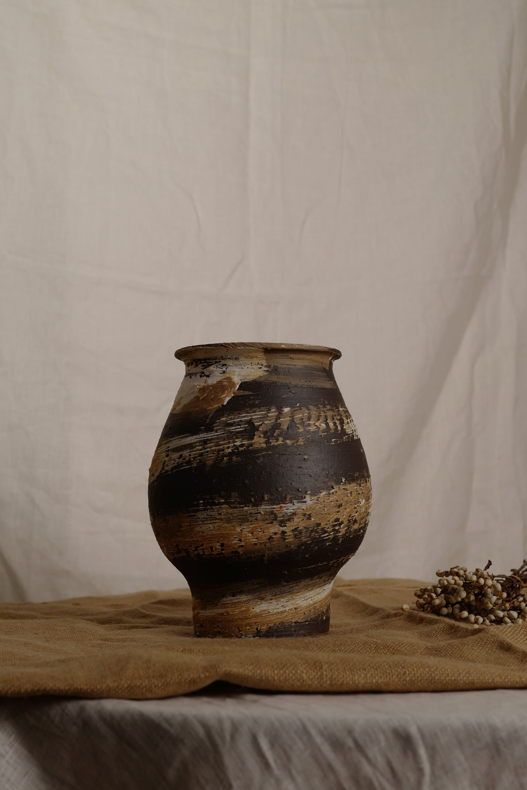 Earthy Spiral Vase, Round